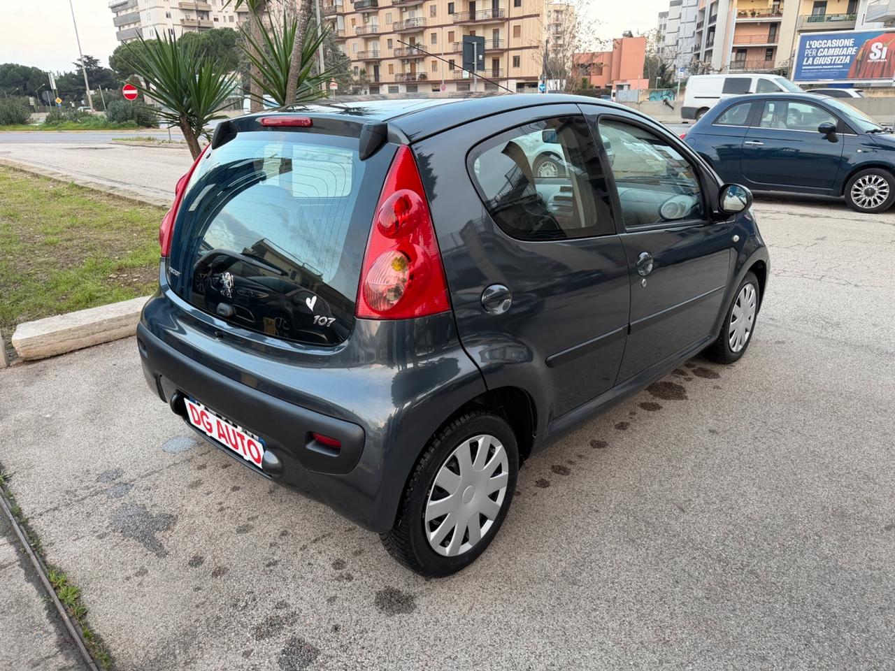Peugeot 107 1.0 benzina 68 cavalli 2010