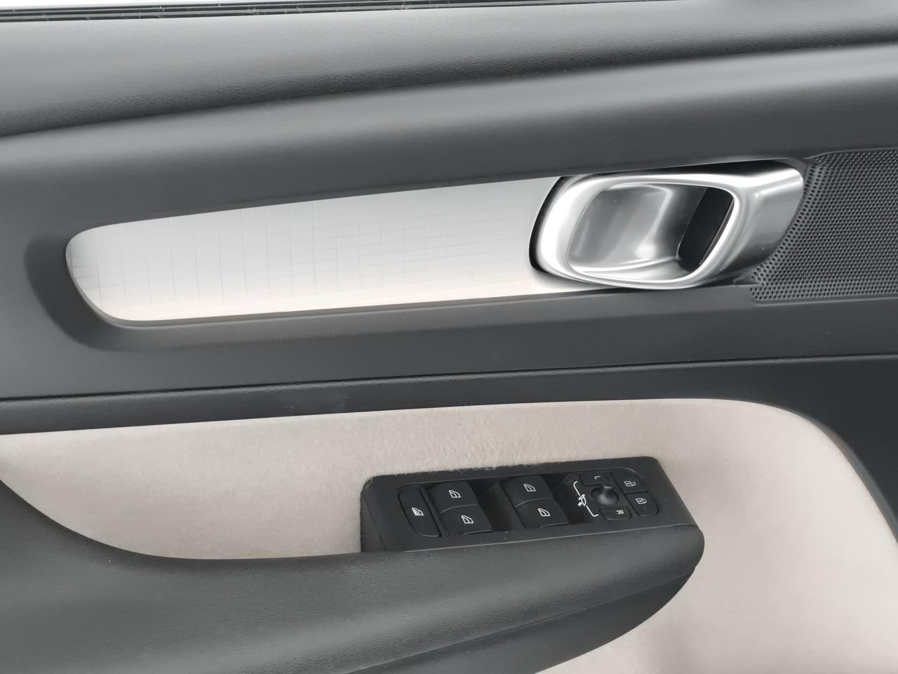 Volvo XC40 2.0 d3 Momentum awd