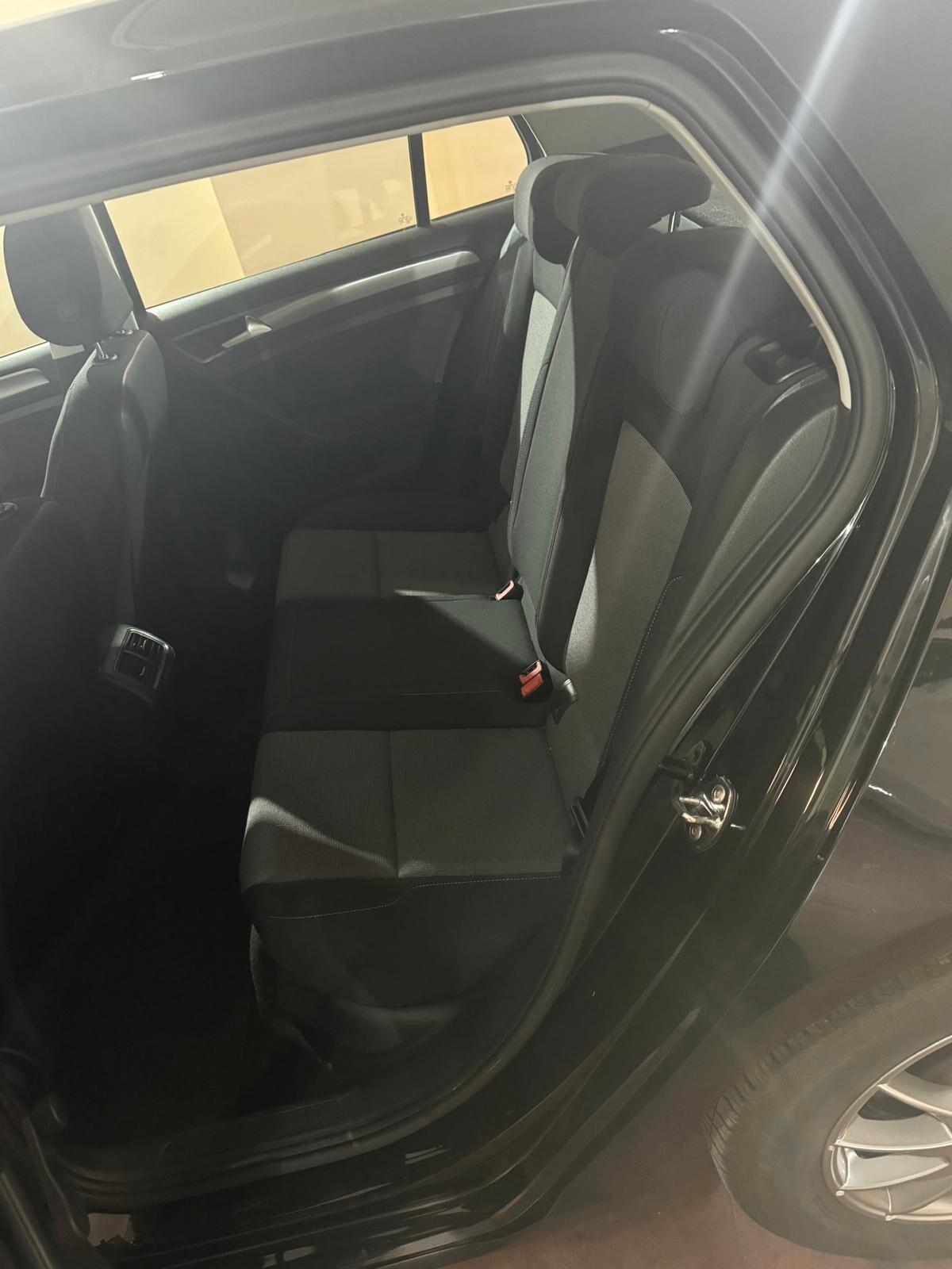 Volkswagen Golf 1.6 TDI 5p. Comfortline BlueMotion NAVI PARK ASSIST BLUETOOTH *LEGGI*