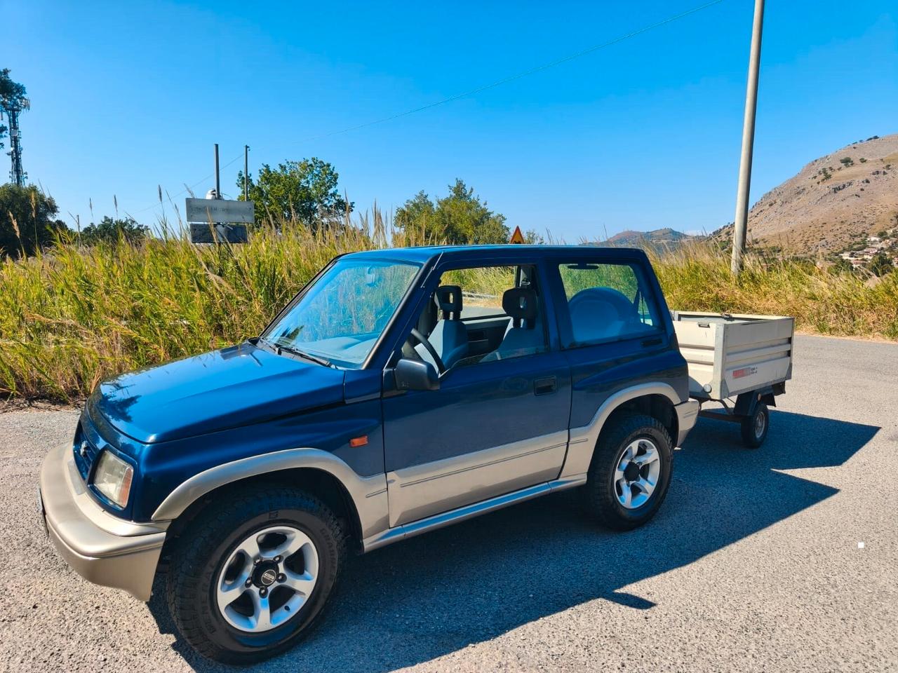 Suzuki Vitara 3 porte 2.0 HDI + Rimorchio