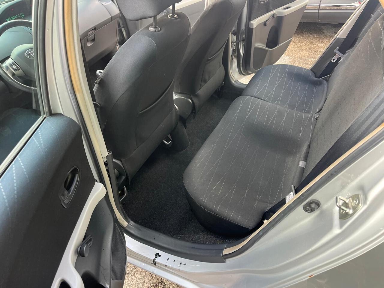 Toyota Yaris 1.0 5 porte Sol