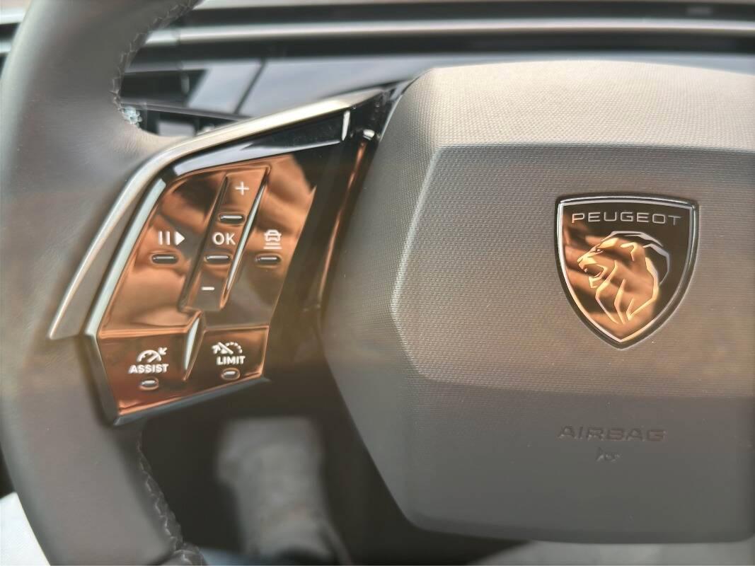 Peugeot 3008 1.2 hybrid Allure 145cv Automatica con Telecamera