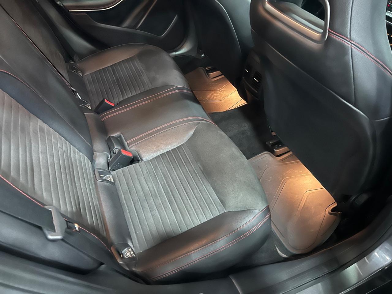 Mercedes Benz GLA 200d Aut. Premium AMG 136 cv