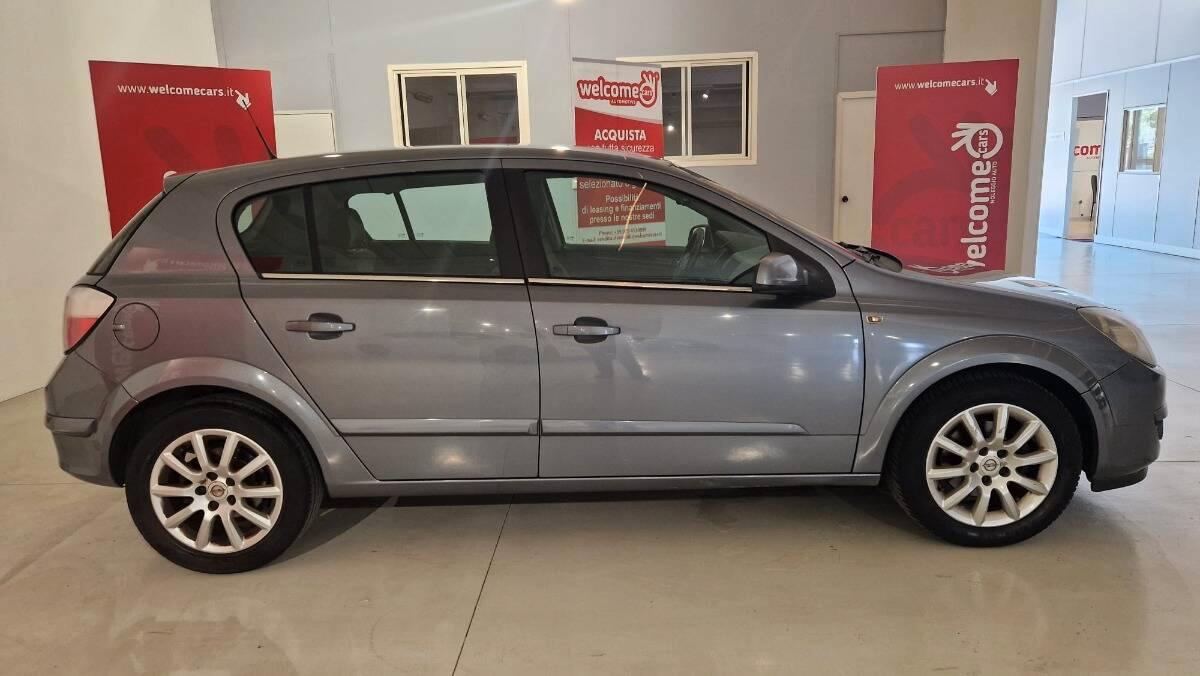Opel Astra 1.7 cdti Cosmo 5p