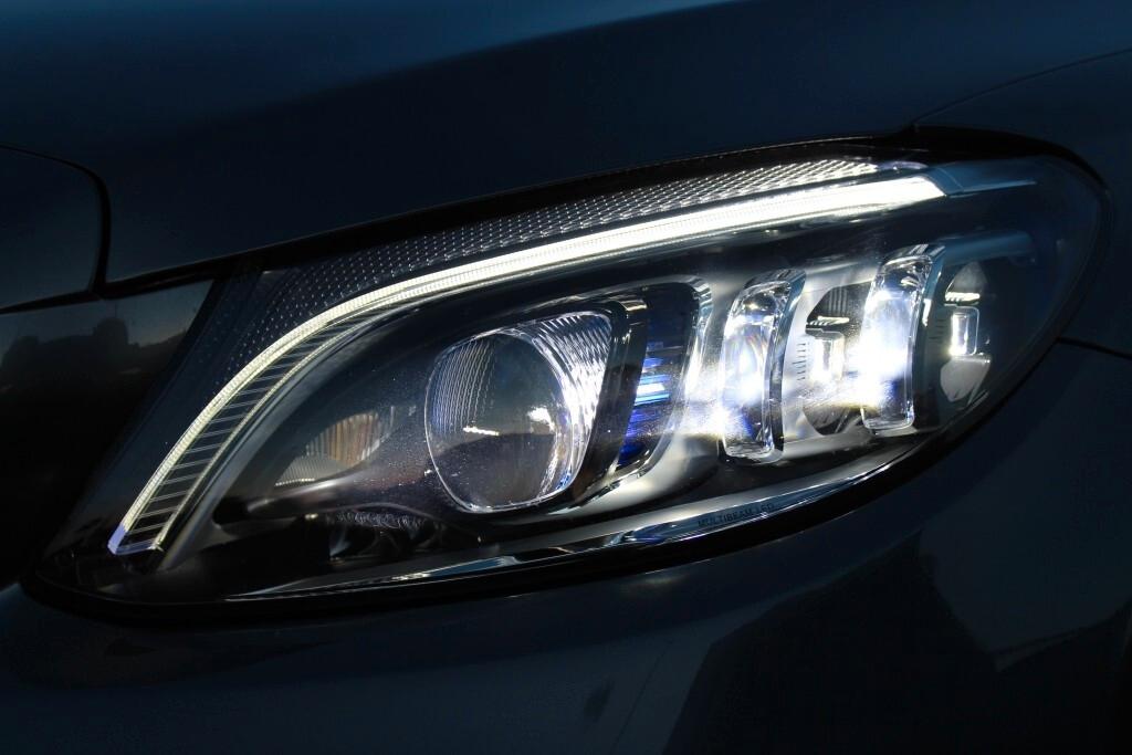 MERCEDES C220d Aut. Premium *AMG *FULL LED *Pelle