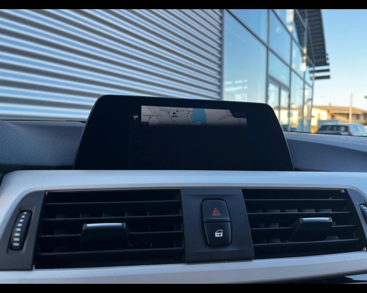 BMW 318d TOURING BUSINESS ADVANTAGE