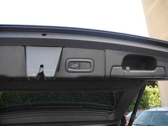 VOLVO XC60 2.0 D AWD Geartronic Business Plus Hybrid autom.