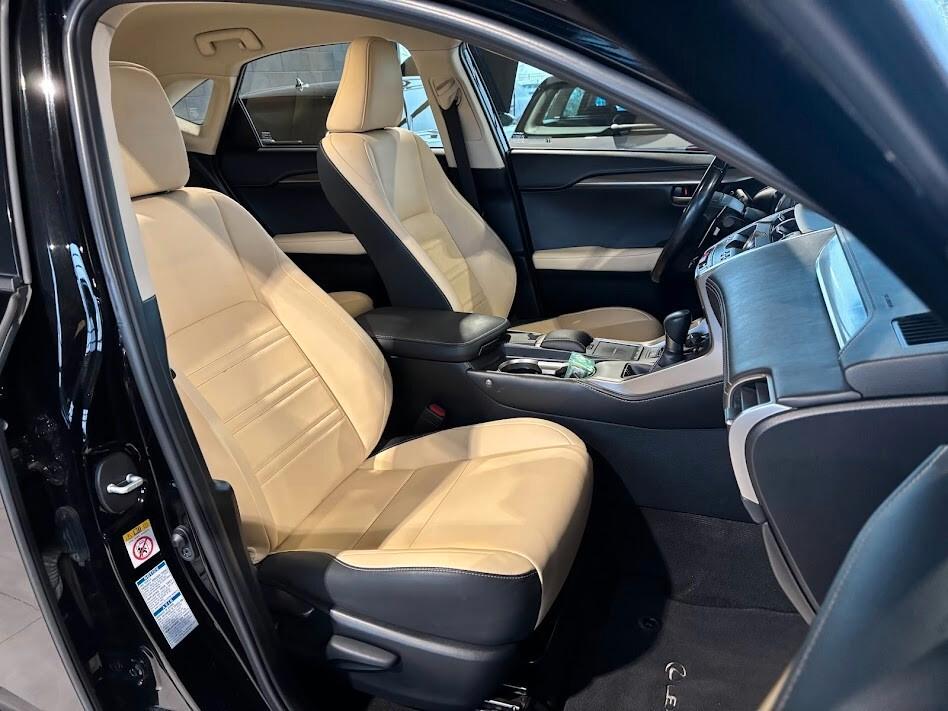 Lexus NX 300h Hybrid 4WD Executive 155cv