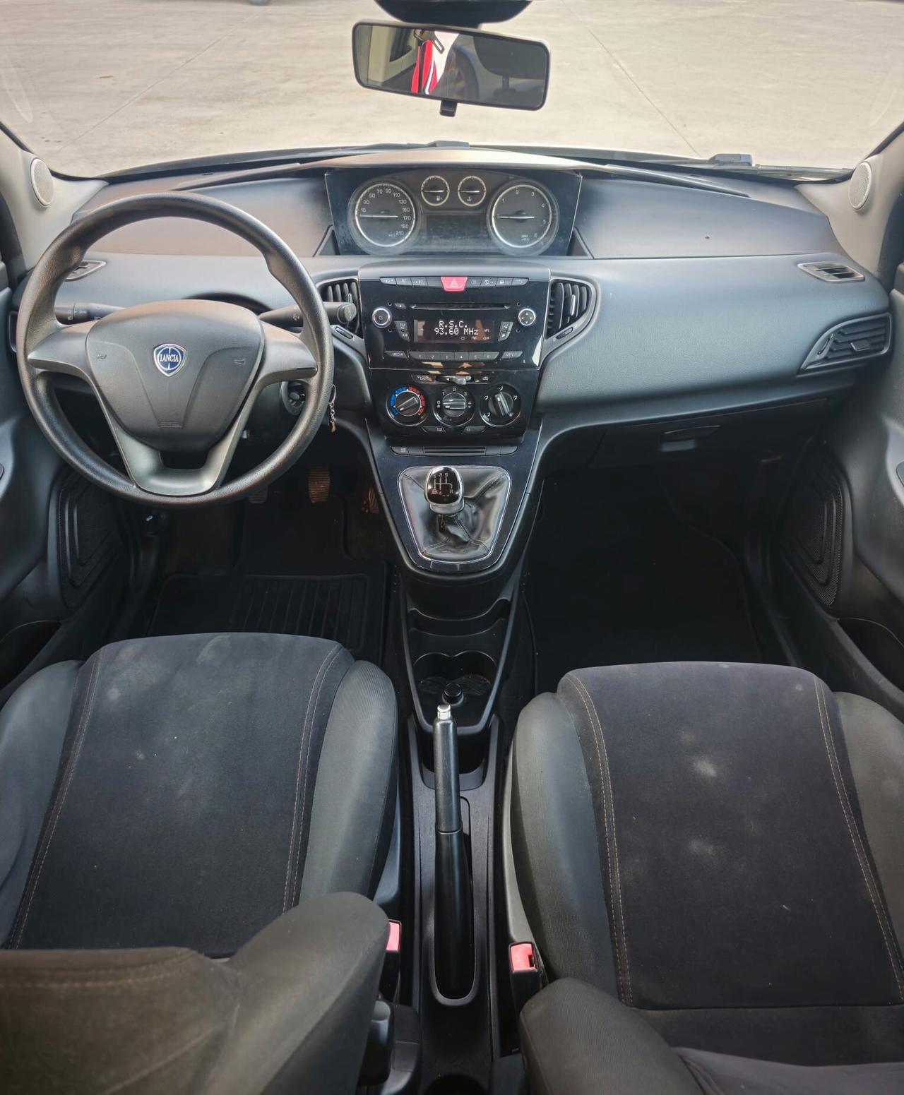 Lancia Ypsilon 1.2 69 CV 5 porte S&S Silver