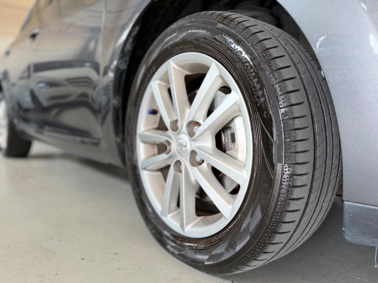 Toyota Auris 2.0 D-4D DPF 5 porte Sol NEOPATENTATI