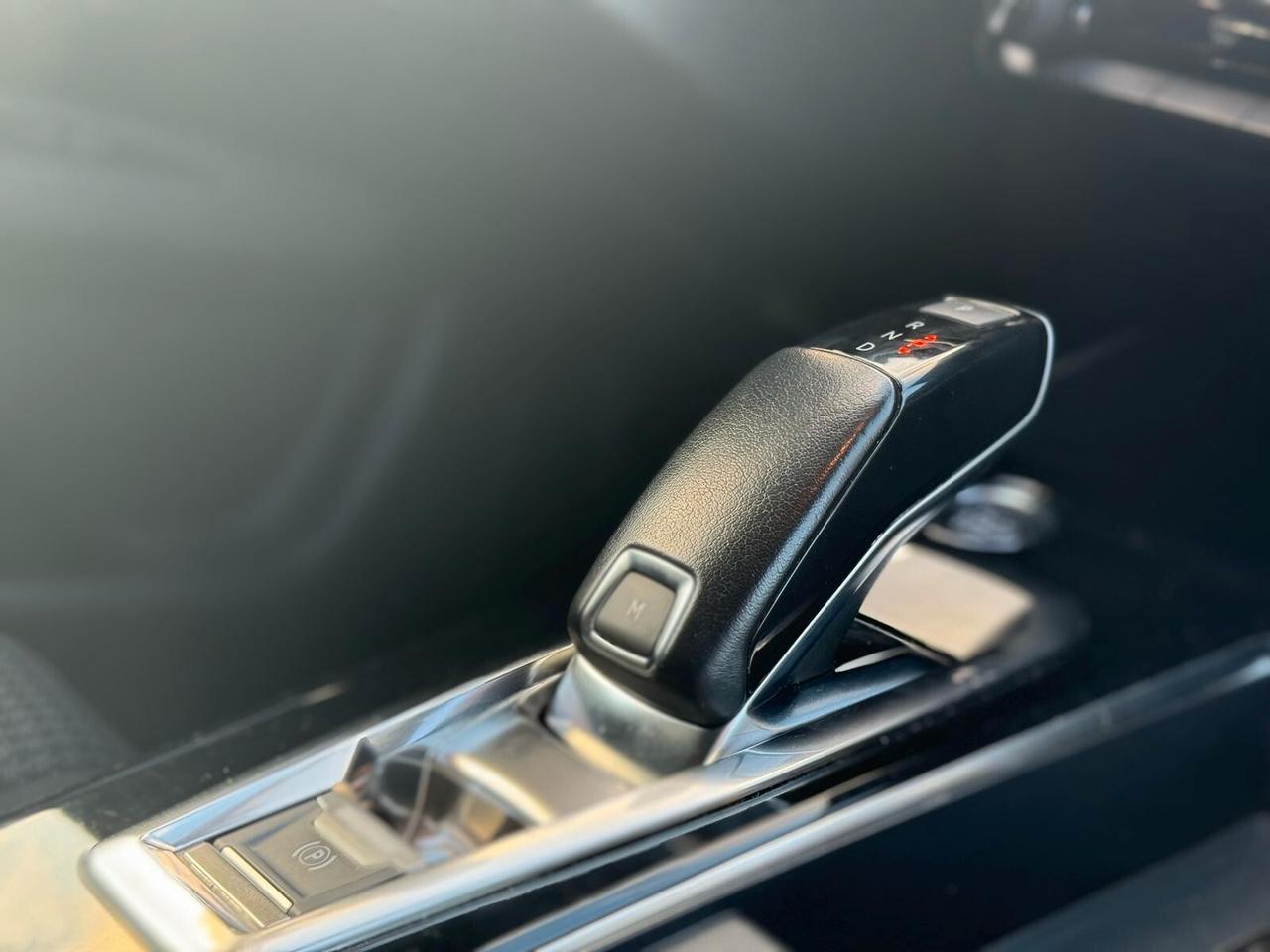 Peugeot 3008 130cv ALLURE CAMBIO AUTOMATICO