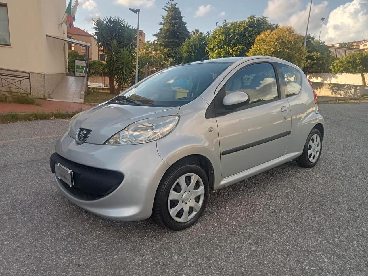Peugeot 107 1.4 HDi 3p. Plaisir