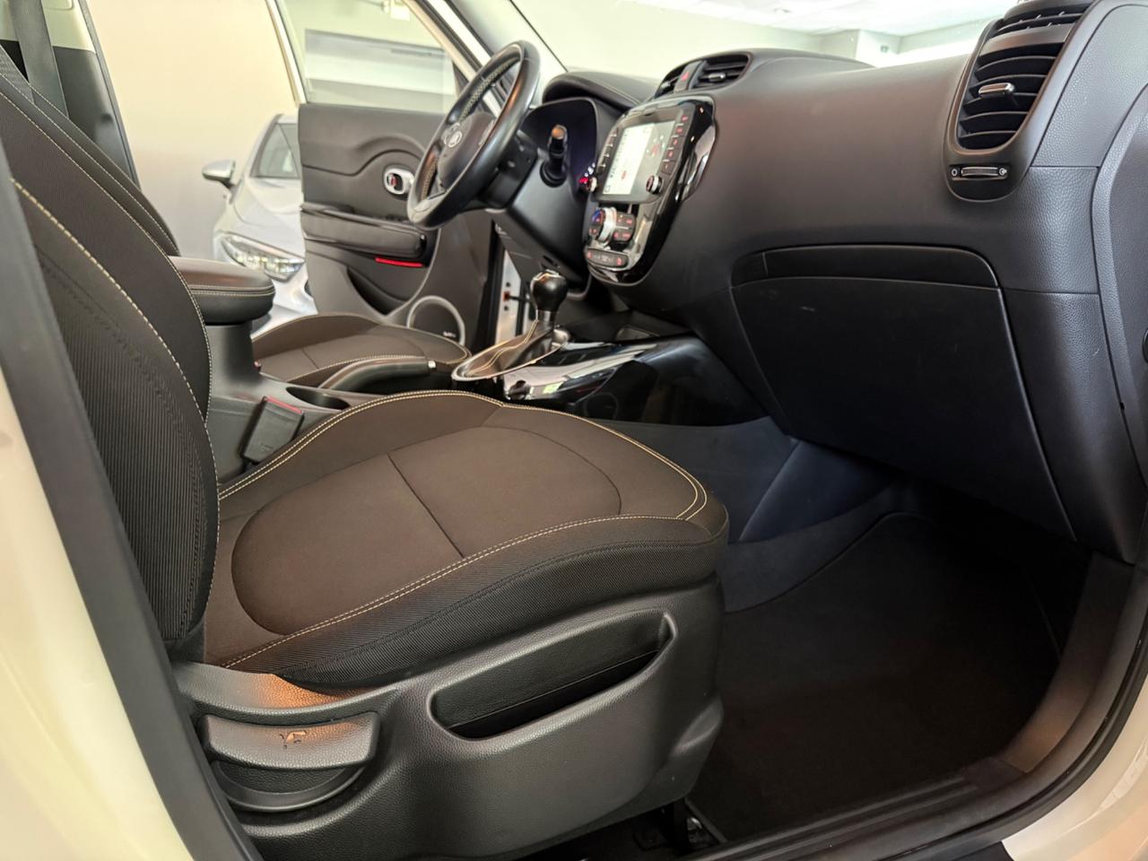Kia Soul 1.6 crdi 16v Your 128cv AUTO ! NEOPATENTATI !!