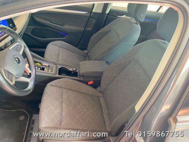 VOLKSWAGEN Golf 1.0 eTSI EVO DSG Life