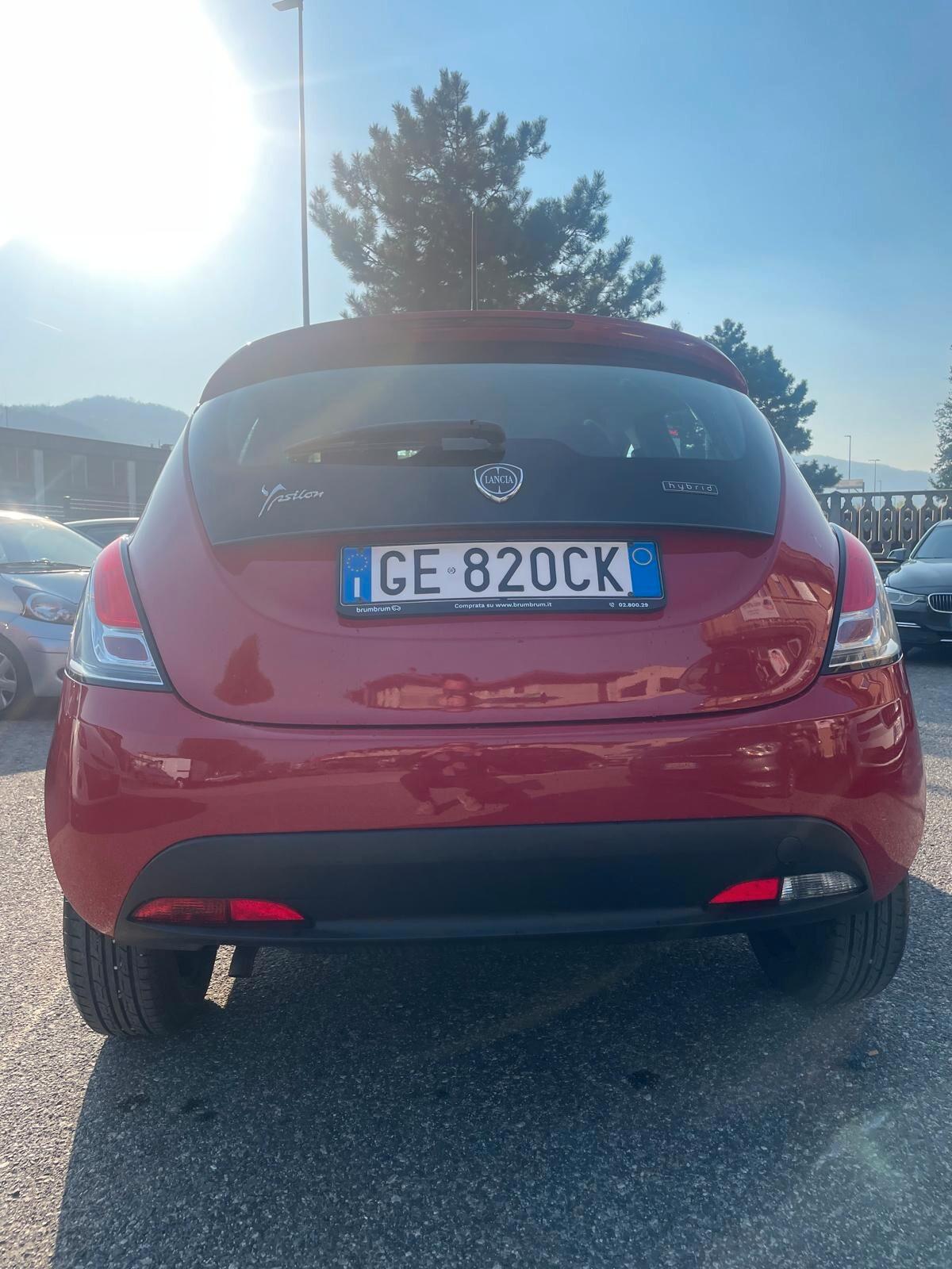 Lancia Ypsilon 1.0 Hybrid Silver – 2021 | 67.561 km | Neopatentati