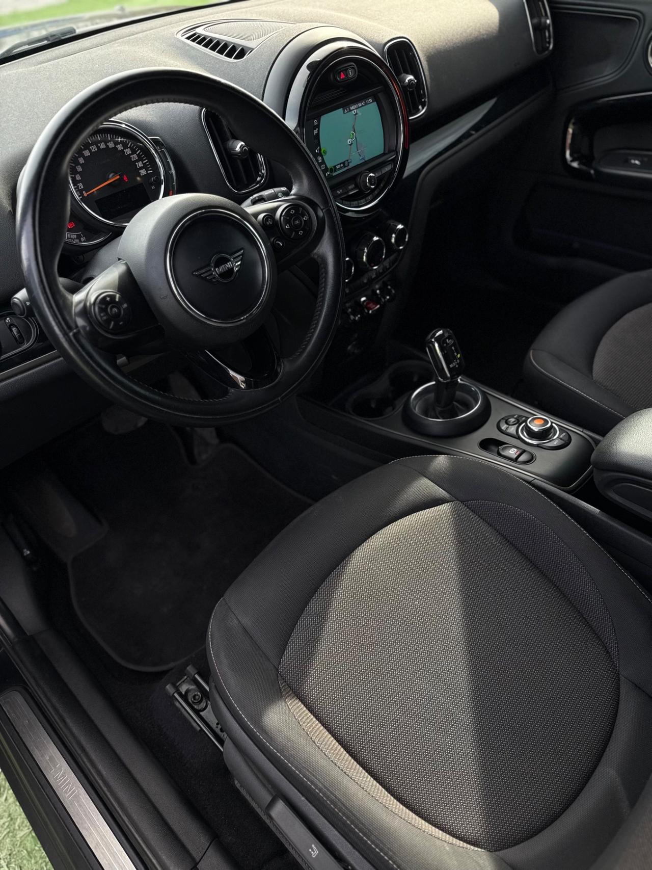 Mini Cooper Countryman 1.5 Benz