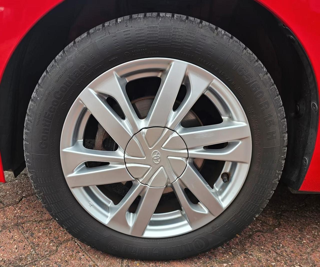 Toyota Aygo 1.0 VVT-i 69 CV 5 porte x-play