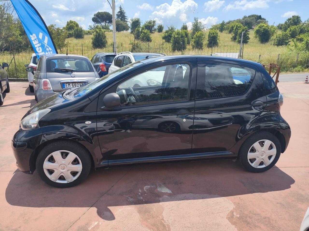 Toyota Aygo 1.0 12V VVT-i 5p Sol