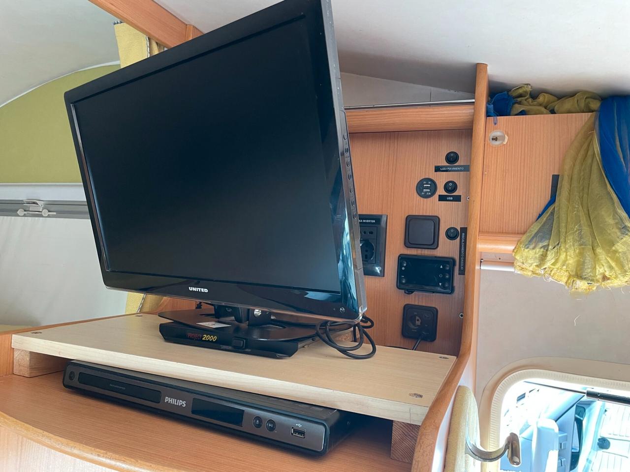 Ford Autocaravan mansardato Rimor Katamarano 5 - 6 posti letto