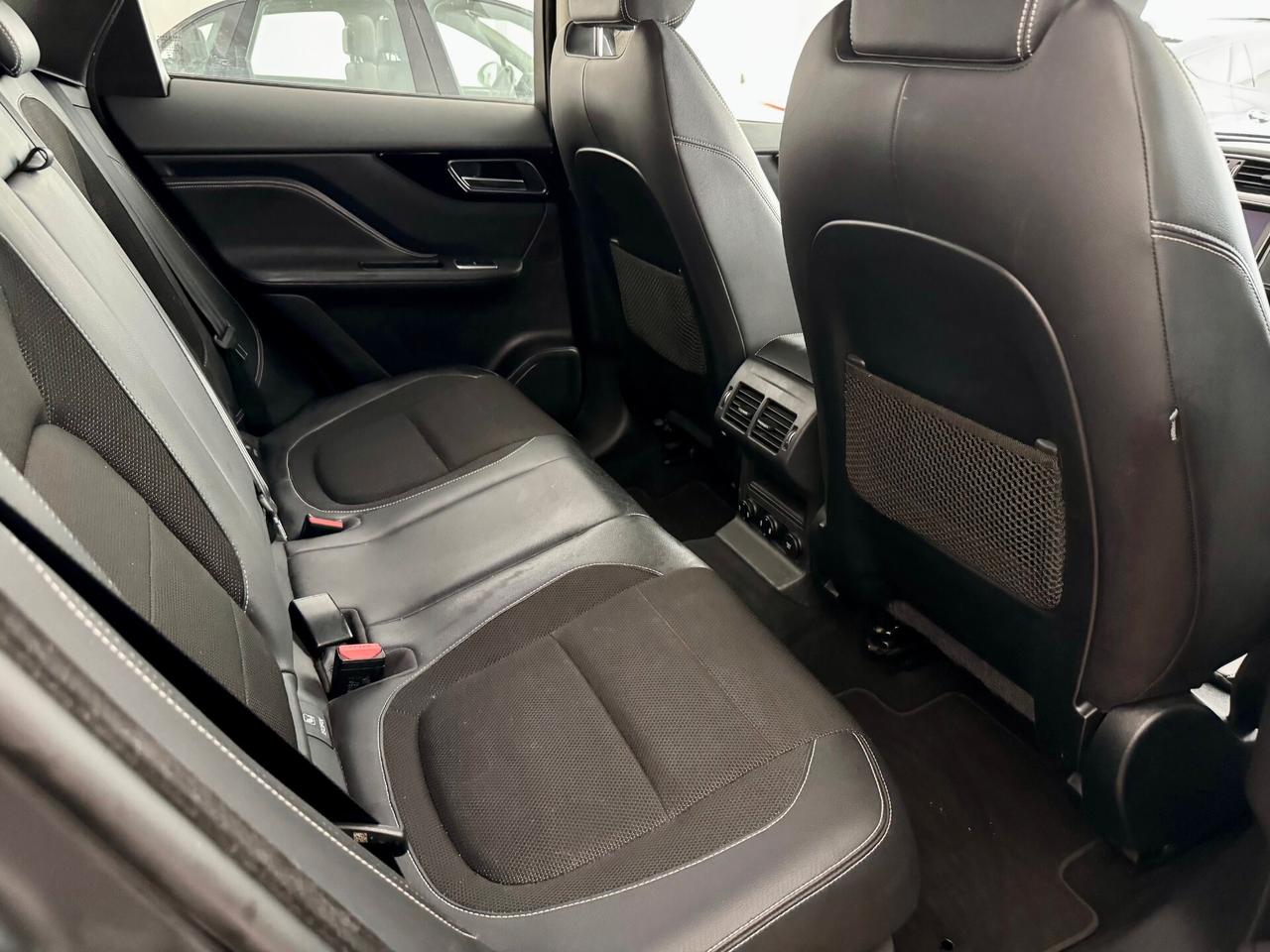 Jaguar F-Pace 2.0 D 180 CV AWD aut. R-Sport