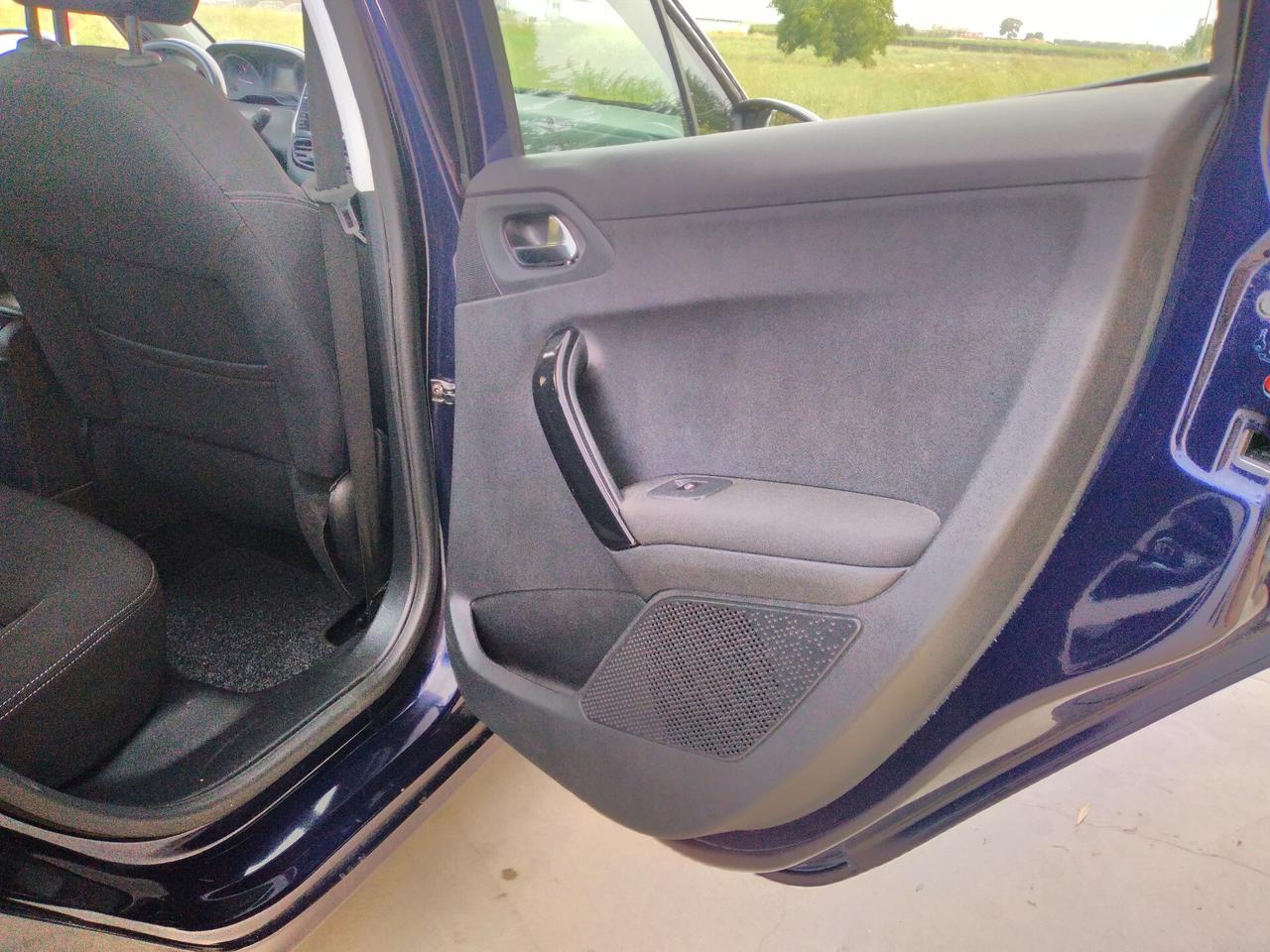 Peugeot 208 BlueHDi 75 5 porte Allure