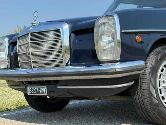 Mercedes 200/8 W115 '68 Prima Serie