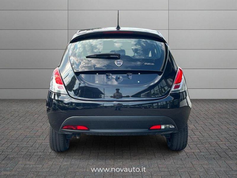 Lancia Ypsilon 1.0 FireFly 70cv Hybrid Silver