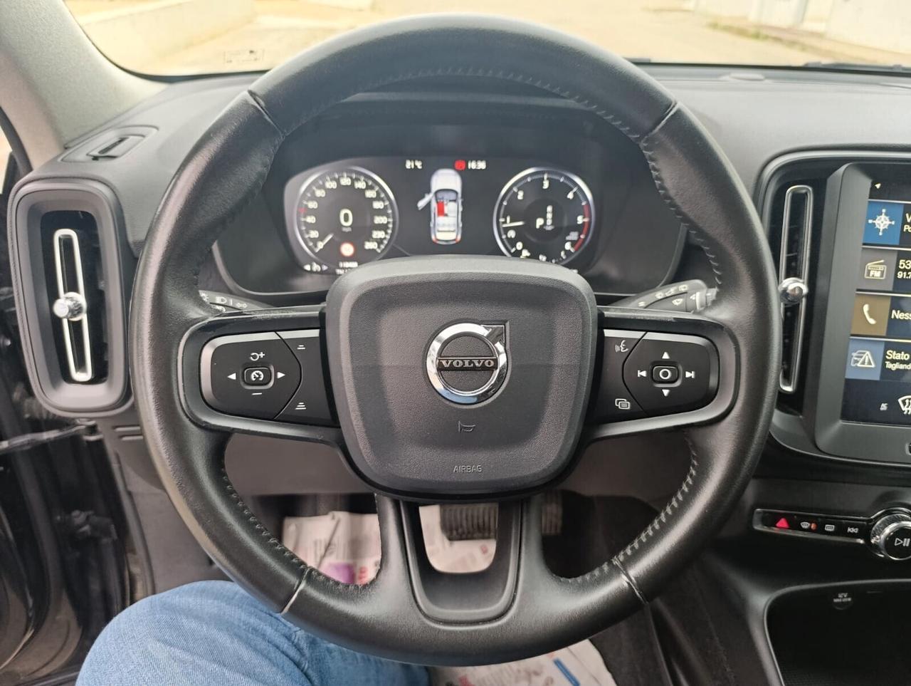 VOLVO XC40 D3 AWD GEEARTRONIC LED/NAV/SENS.POSTERIORI/