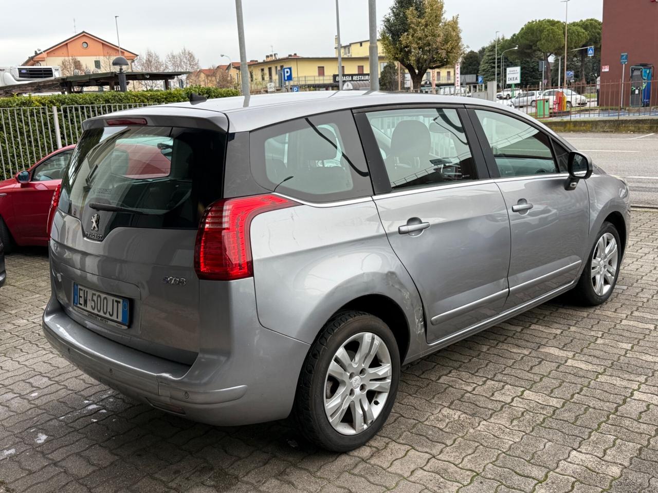 Peugeot 5008 NEOPATENTATI 1.6 HDi 115CV 7 POSTI