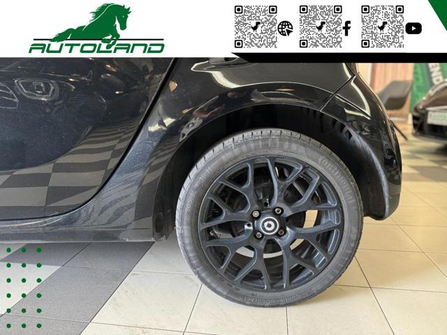 SMART ForFour 70 1.0 twinamic SuperPassionTotalBlackNeopatentati