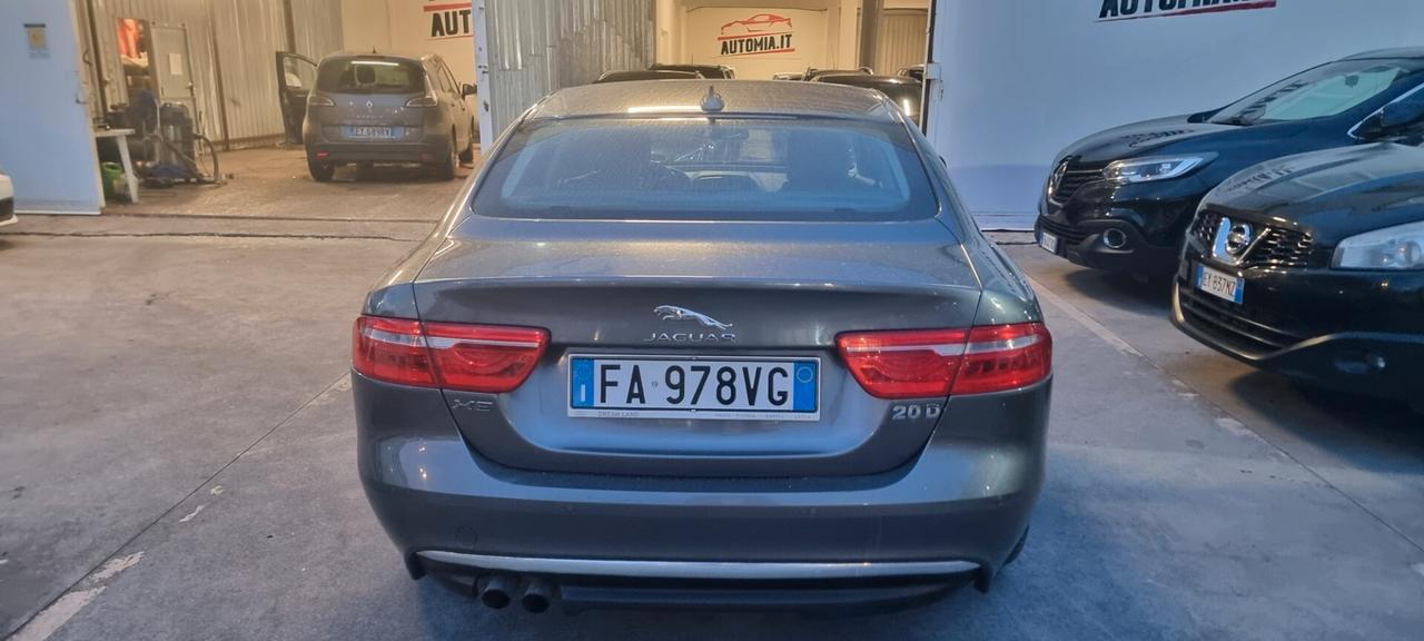 Jaguar XE 2.0 D Turbo aut. Pure PELLE NAVI