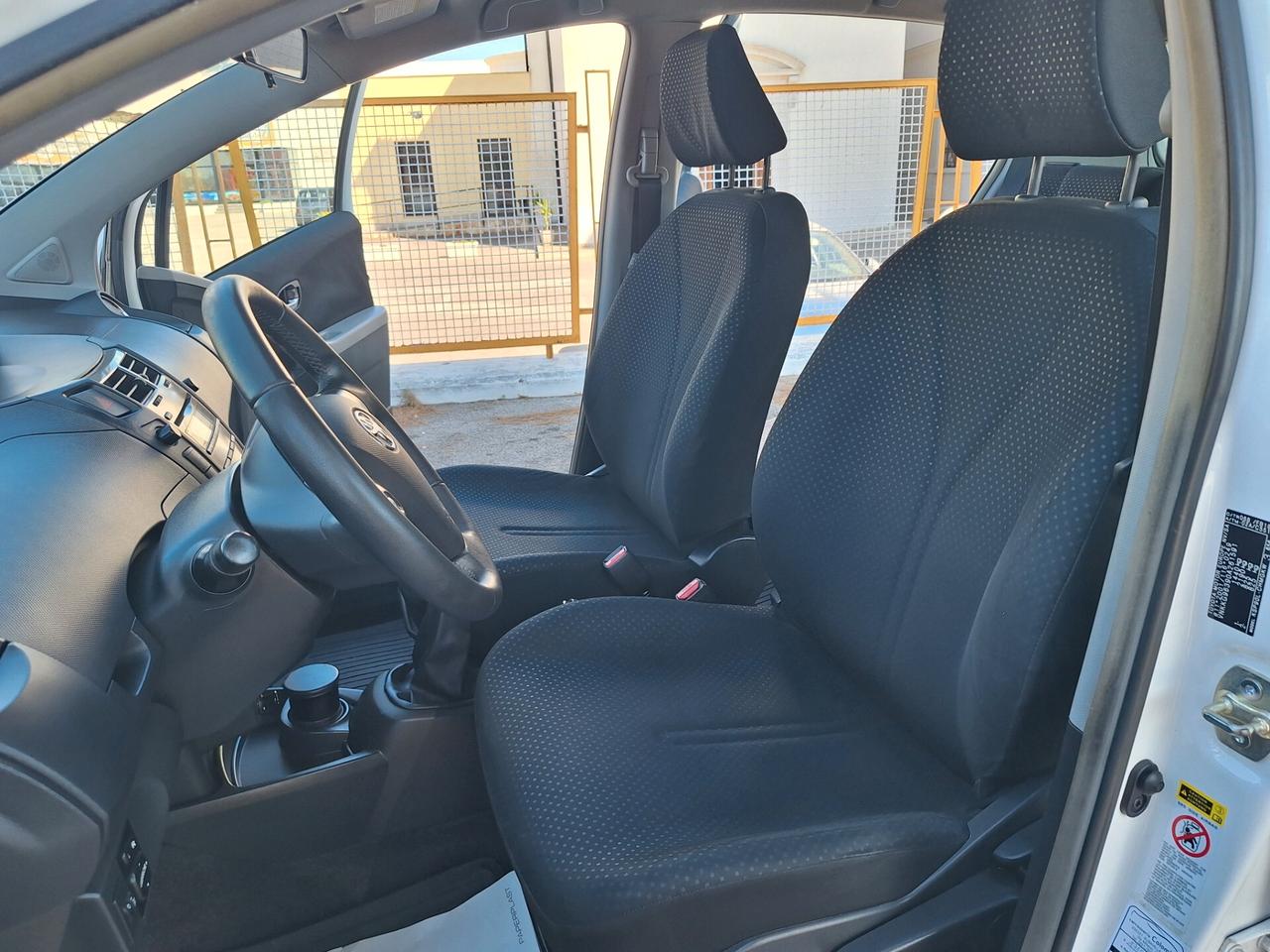 Toyota Yaris 1.0 5 porte SOL PERFETTA CERTIFICATA