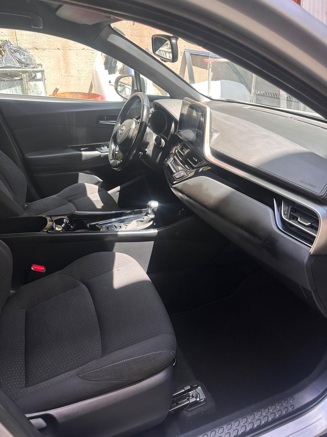 Toyota C-HR 1.8 Hybrid E-CVT Style+