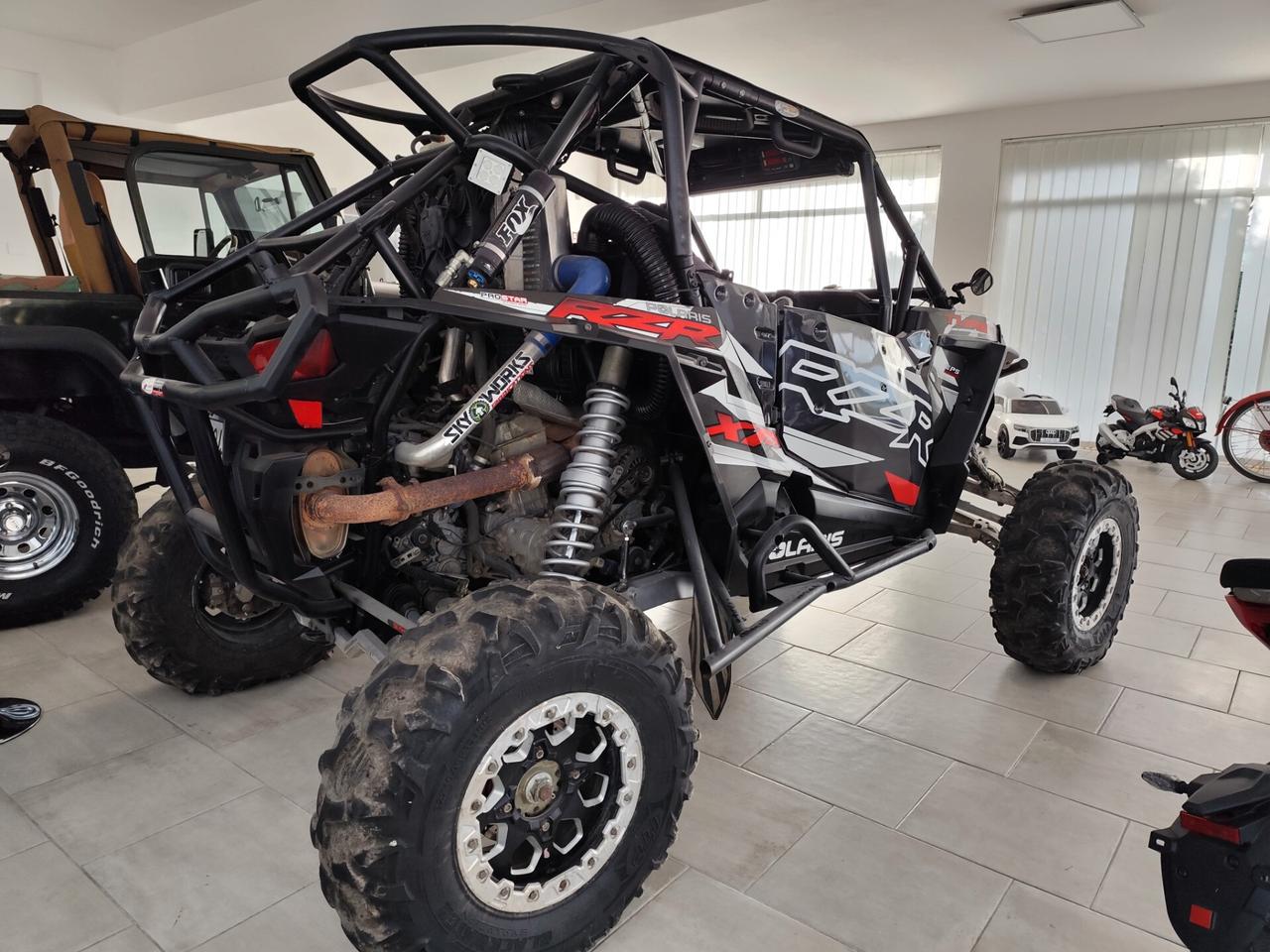 POLARIS RZR XP 1000 TURBO