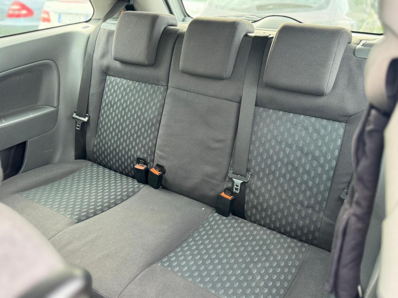 Ford Fiesta 1.2 16V 3p. Ghia Neopatentati