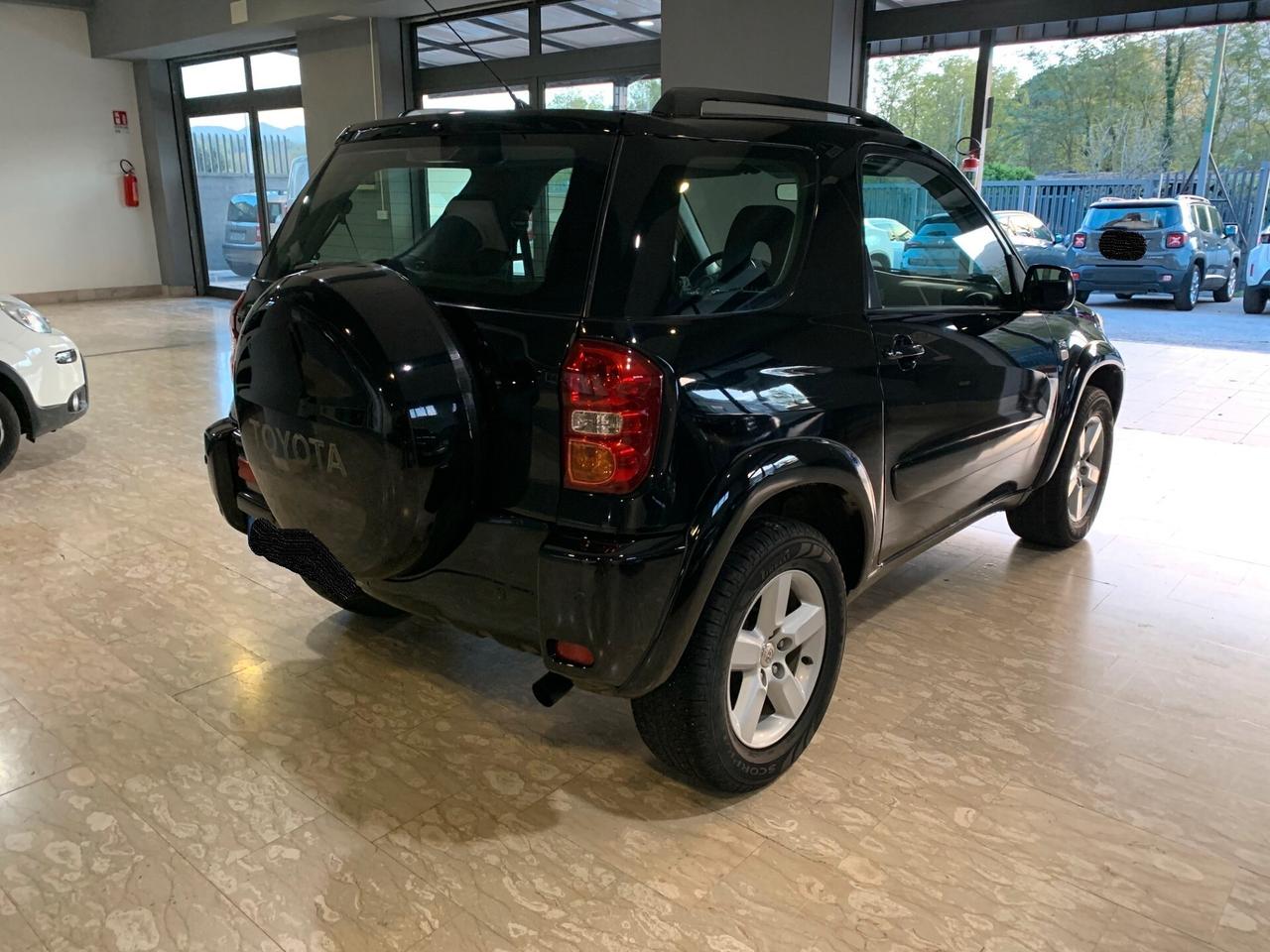 Toyota RAV 4 RAV4 2.0 Tdi D-4D cat 3 porte Sol