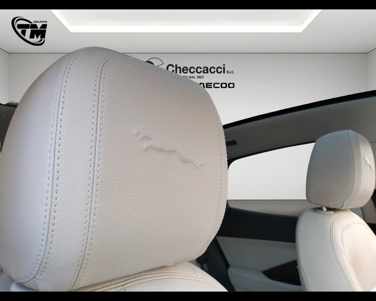 JAGUAR E-Pace (X540) E-Pace 2.0D I4 204 C...