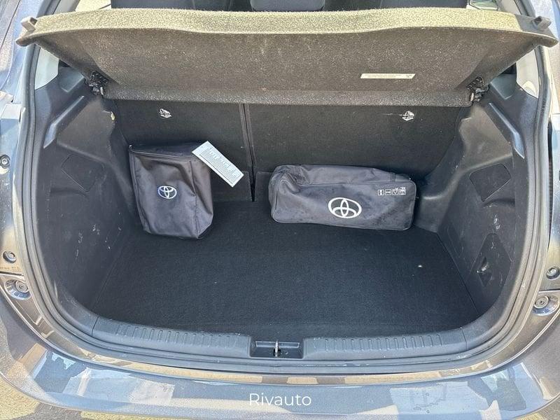 Toyota Yaris Hybrid Trend MY22