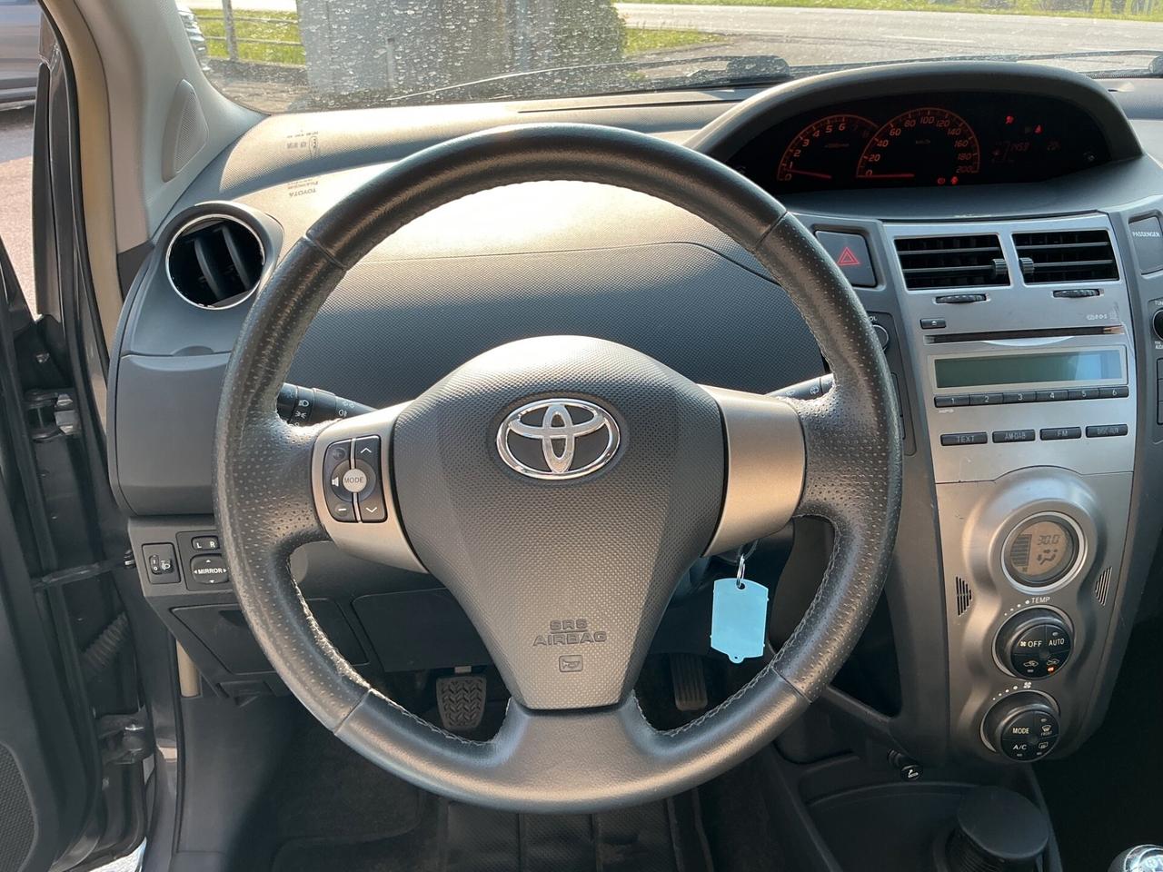 Toyota Yaris 1.3 5 porte Sol