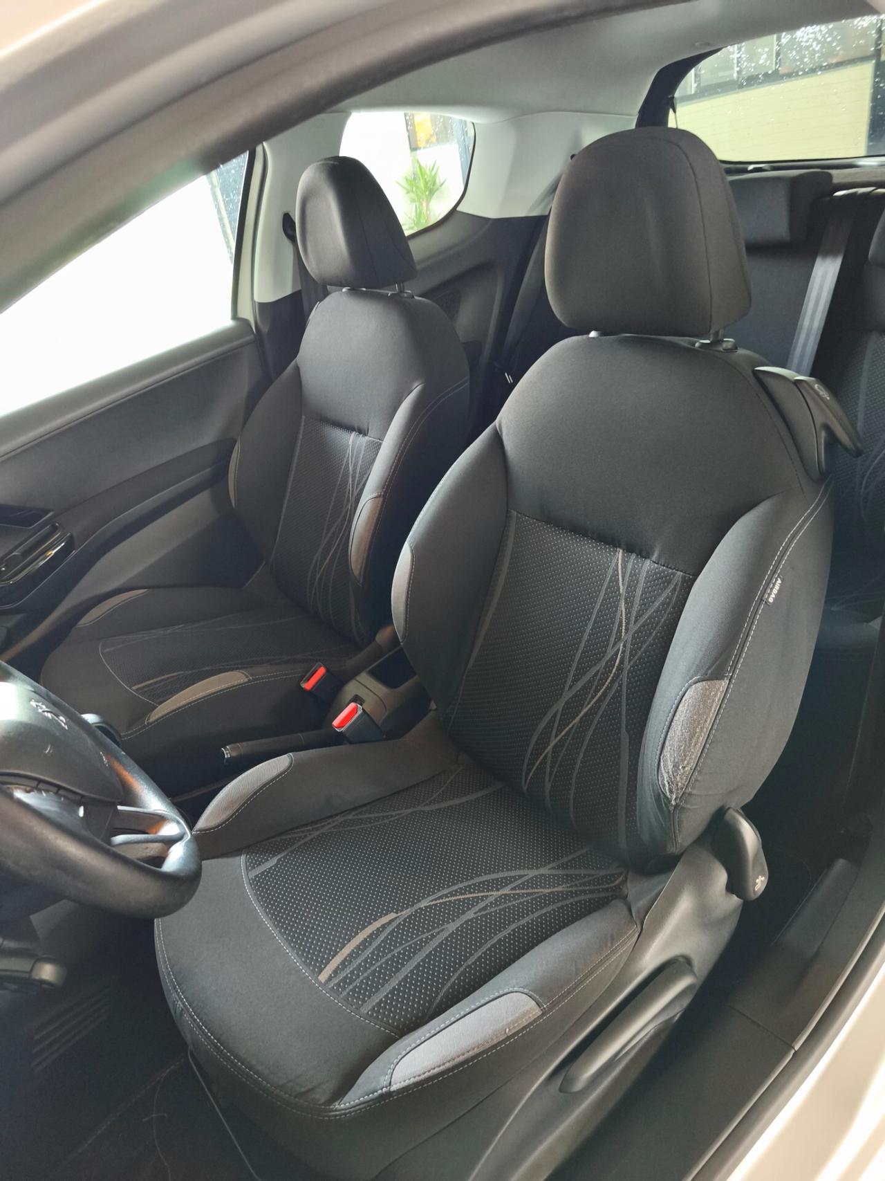 Peugeot 208 1.4 HDi 68 CV 3 porte Allure