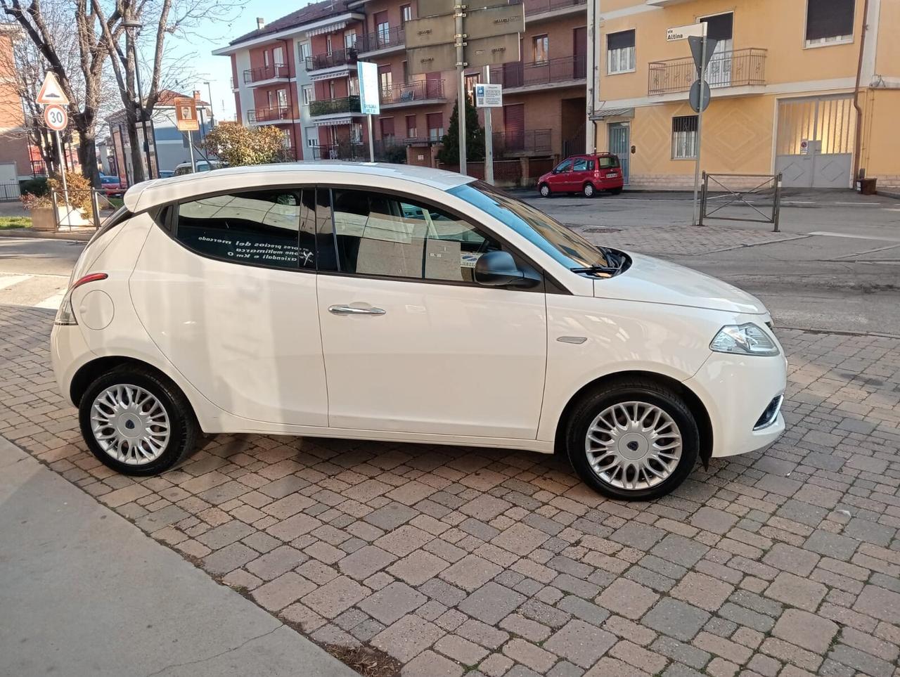 Lancia Ypsilon 1.2 69 CV 5 porte
