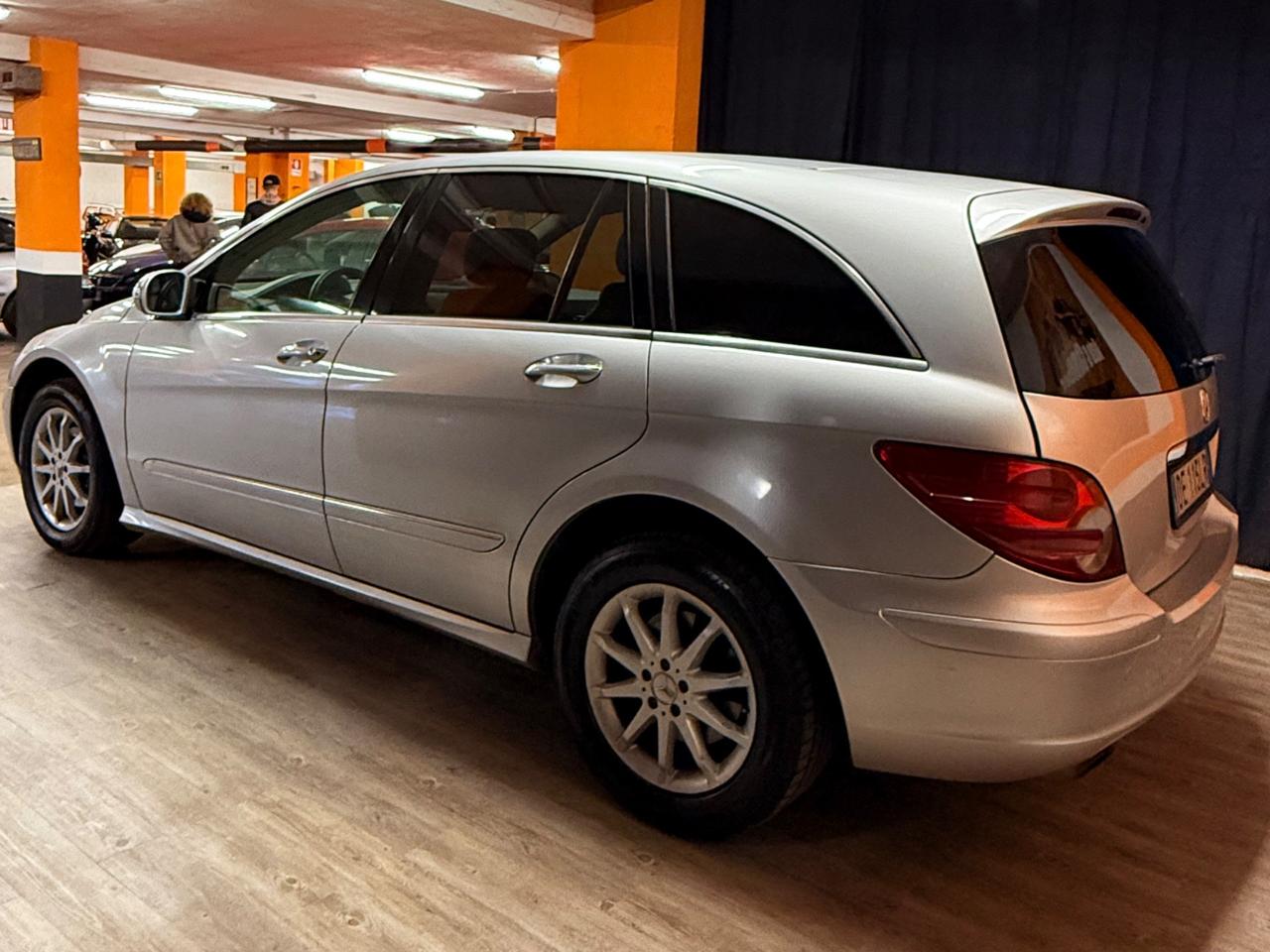 STUPENDA MERCEDES-BENZ CLASSE R 6 POSTI CON INTERNI IN PELLE TOTALE