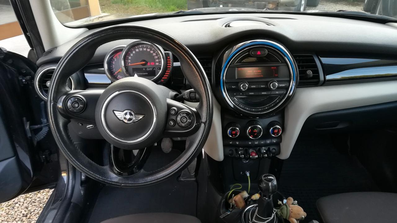 Mini 1.5 Cooper D 5 porte