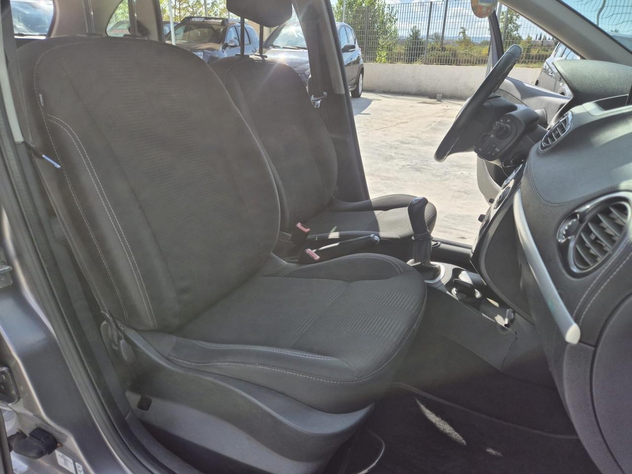 Renault Clio 1.2 16V SporTour Live!