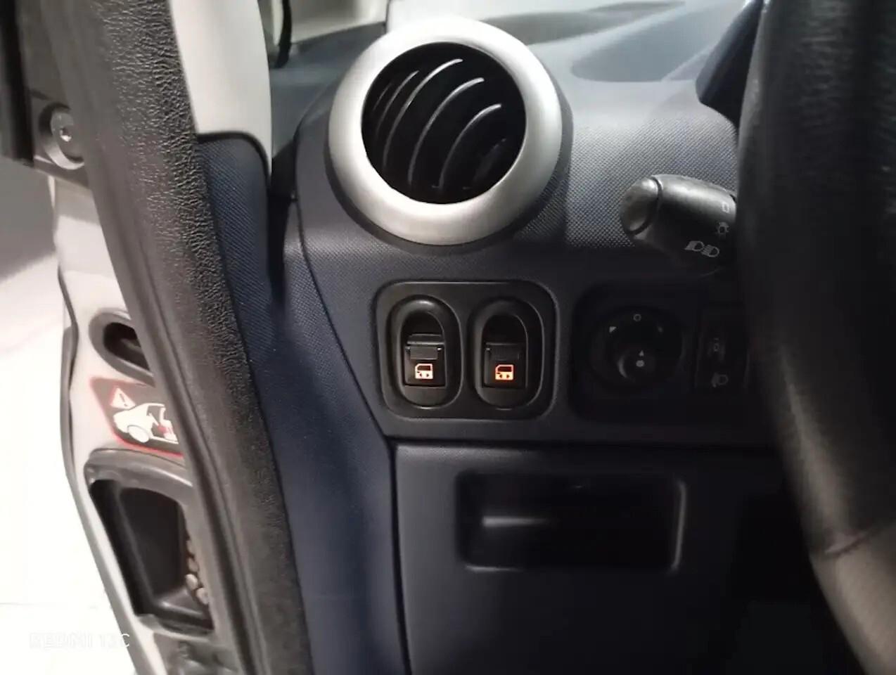 PEUGEOT 1007 DEL 2006 BENZINA CAMBIO AUTOMATICO