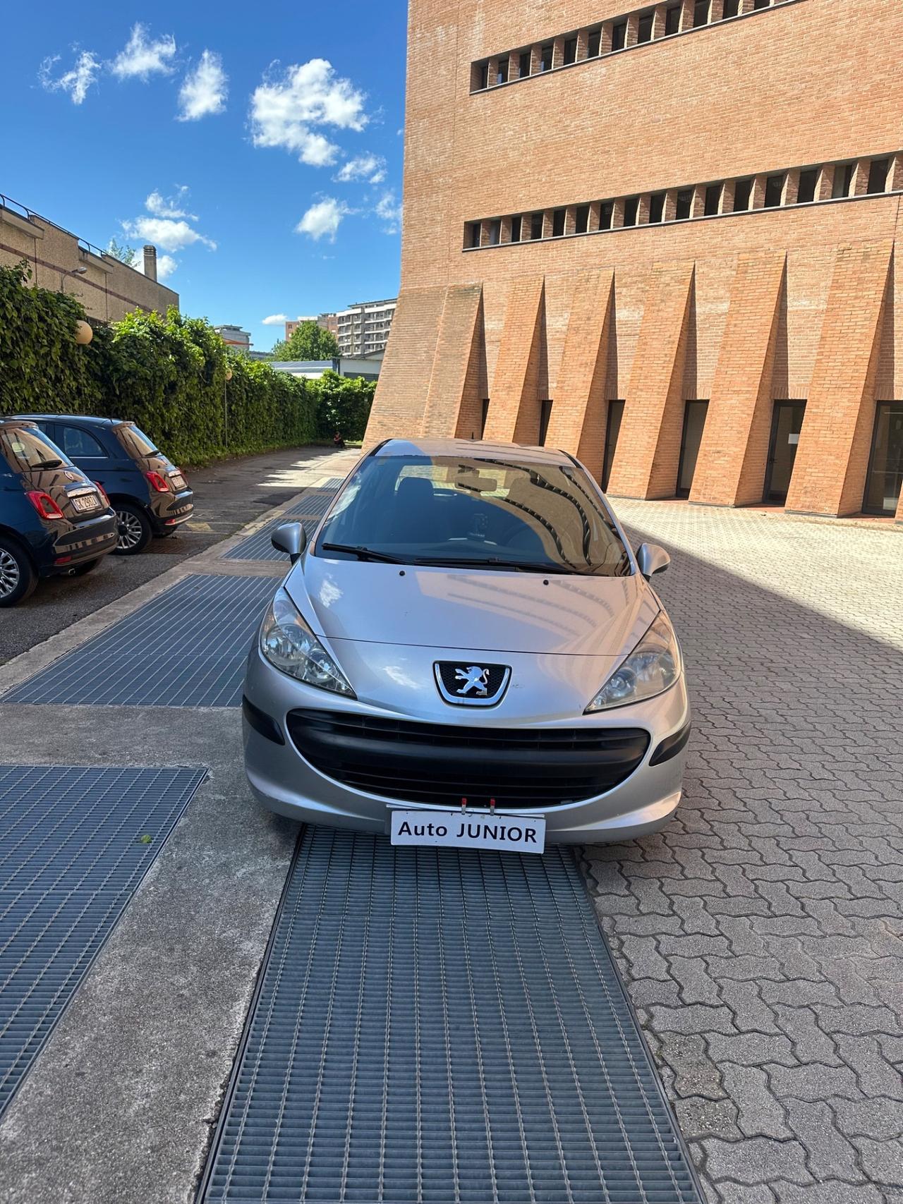 Peugeot 207 1.4 88CV 5p. ONE Line