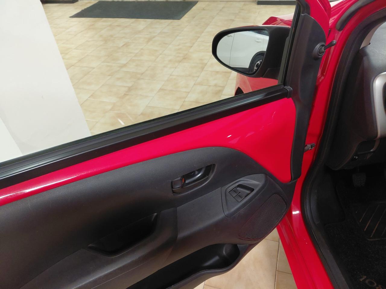 PEUGEOT 108 ANNO 2017 BZ 1.0 ADATTA NEOPATENTATI KM 53 MILA