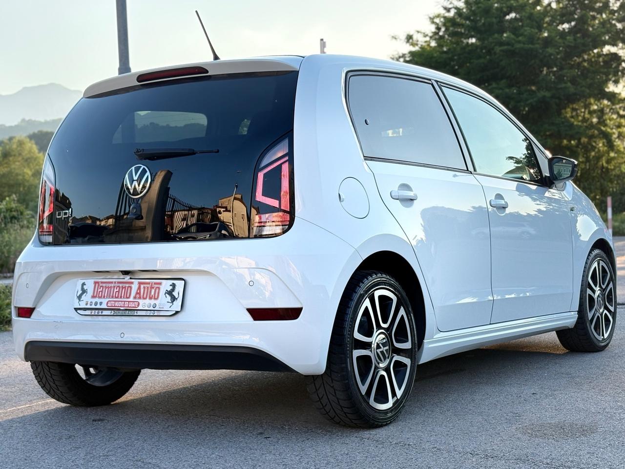 Volkswagen up! 1.0 5P EVO R-LINE BICOLOR FULL/LED