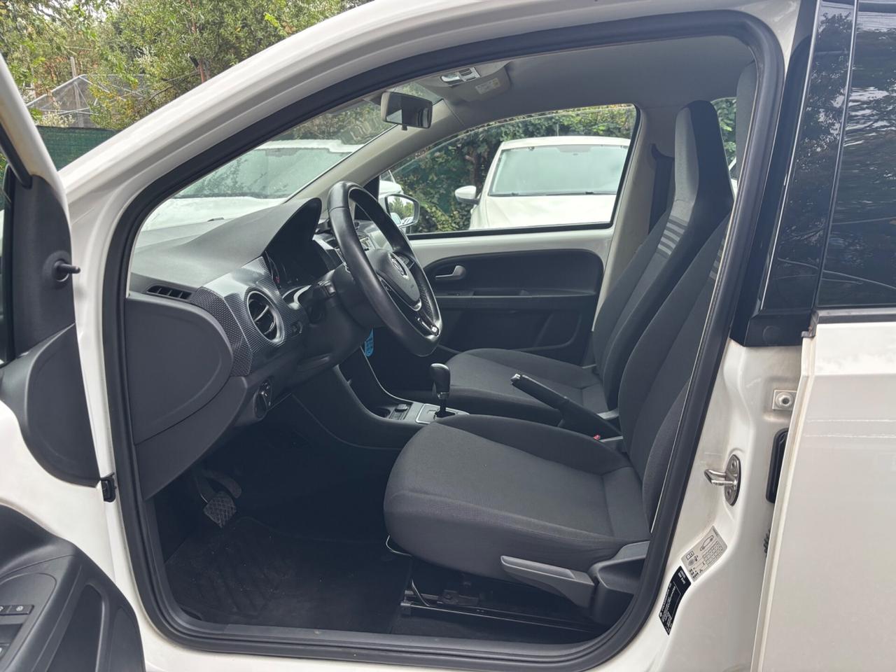 Volkswagen up! 1.0 75 CV 5p. Cambio automatico OK Neopatentati