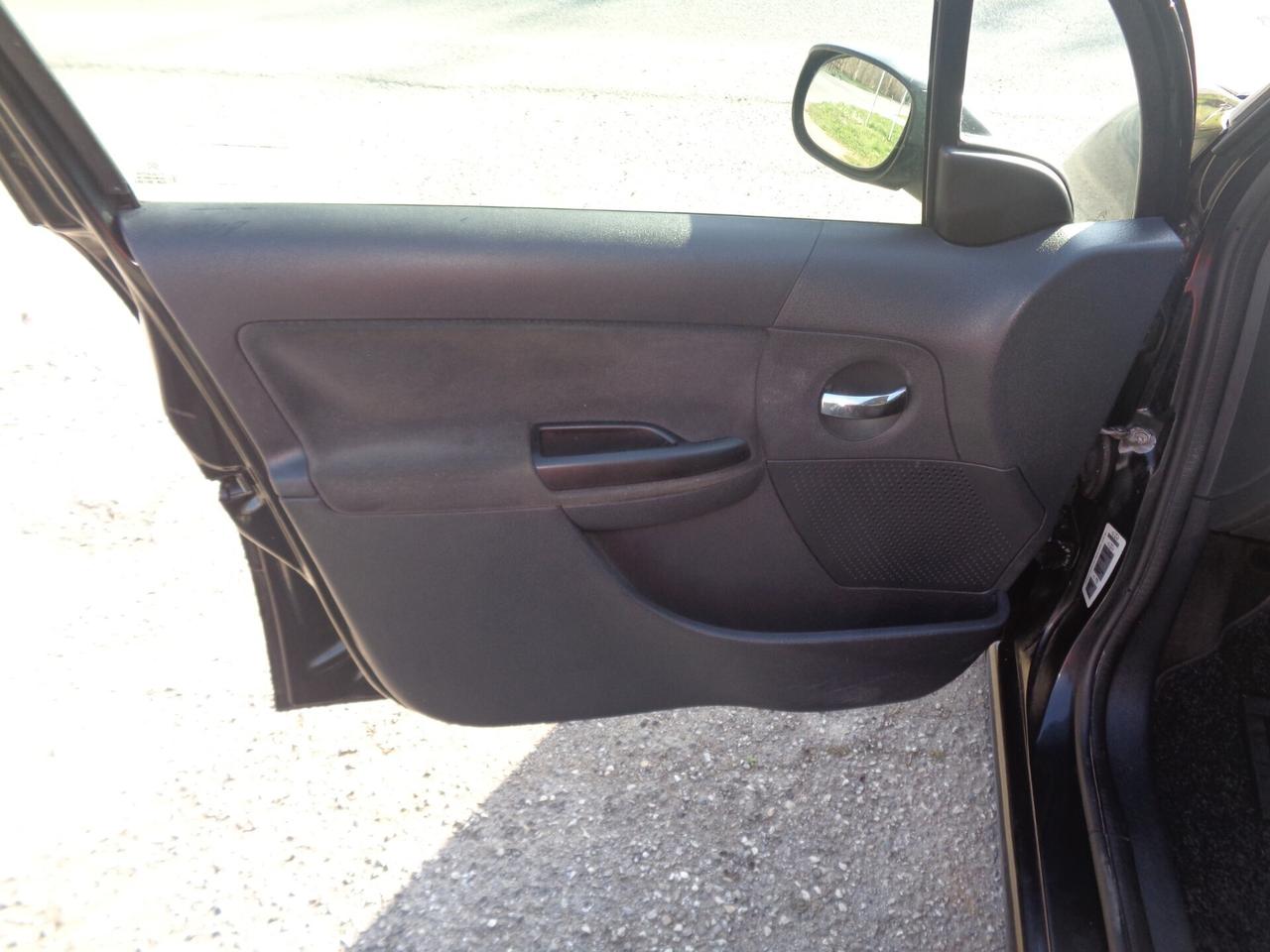 Citroen C3 1.1 Elegance solo 67000 km